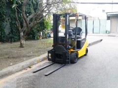 Xe nâng điện ngồi lái KOMATSU FB18-12 mâm xoay độc đáo
