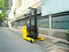 Xe nâng điện đứng lái KOMATSU FB15RL-15 năm 2014, nâng cao 4.5m