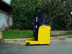 Xe nâng điện đứng lái KOMATSU FB13RS-15 năm 2021, nâng cao 4m