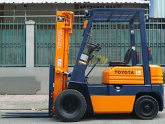 Xe nâng dầu TOYOTA 5FD15