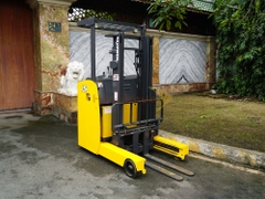 Xe nâng điện đứng lái KOMATSU FB15RL-15 năm 2015, nâng cao 3m