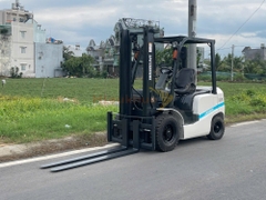 Xe nâng dầu UNICARRIERS FD25T4 lốp hơi đàn hồi tốt