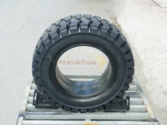 Lốp đặc xe nâng hiệu PHOENIX size 28x9-15 / 815-15 thương hiệu Thái Lan