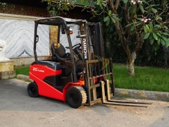 Xe nâng điện ngồi lái NICHIYU FB20PN-80-300 mới keng 2020