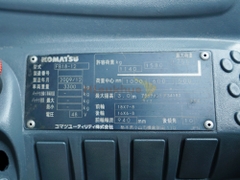 Xe nâng điện ngồi lái KOMATSU FB18-12 năm 2009, nâng cao 3m