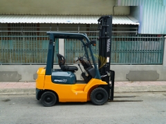 Xe nâng xăng TOYOTA 7FG10 năm 2005, nâng cao 4m