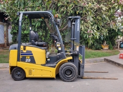 Xe nâng điện ngồi lái KOMATSU FB25-12 năm 2017, nâng cao 3m