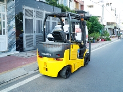 Xe nâng điện ngồi lái 2.5 tấn hiệu KOMATSU model FE25-1 nhập khẩu Nhật