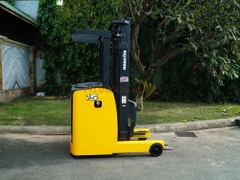Xe nâng điện đứng lái KOMATSU FB15RL-15 khung 4m chắc khỏe