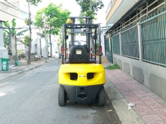 Xe nâng dầu KOMATSU FD25T-17 khung 4m 2 tầng chắc khỏe