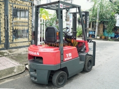 Xe nâng dầu NISSAN FJ01A15