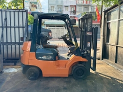 Xe nâng dầu TOYOTA 42-7FGK20 năm 1999, nâng cao 3m