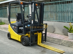 Xe nâng điện ngồi lái KOMATSU FB15-12