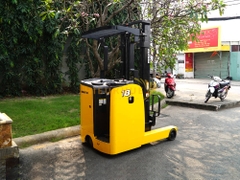 Xe nâng điện đứng lái KOMATSU FB18RL-15