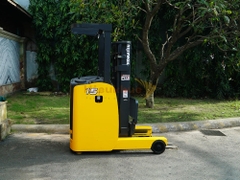Xe nâng điện đứng lái KOMATSU FB15RS-15 năm 2014, nâng cao 3m