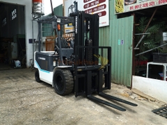 Xe nâng điện ngồi lái UNICARRIERS FB35-8S full chức năng chui công