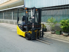 Xe nâng điện ngồi lái KOMATSU FB09M-12