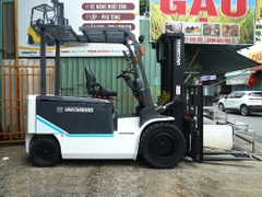 Xe nâng điện ngồi lái UNICARRIERS FB35-8S full chức năng chui công