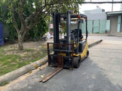 Xe nâng điện ngồi lái KOMATSU FB20A-12 năm 2016, nâng cao 3m