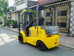 Xe nâng điện ngồi lái KOMATSU FE30-1 chui công, lốp kép