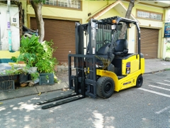 Xe nâng điện ngồi lái KOMATSU FE25-1 sẵn chức năng dịch giá