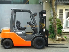 Xe nâng dầu TOYOTA 02-8FD25