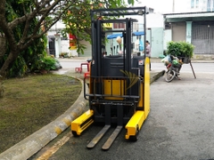 Xe nâng điện đứng lái KOMATSU FB15RL-15 năm 2015, nâng cao 3m