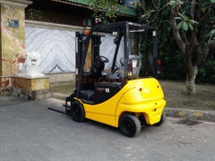 Xe nâng điện ngồi lái KOMATSU FB18-12 mâm xoay độc đáo