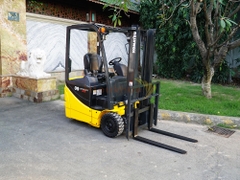 Xe nâng điện ngồi lái KOMATSU FB09M-12 năm 2017, nâng cao 3m