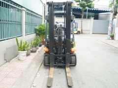 Xe nâng xăng TOYOTA 42-7FGK20 năm 1999, nâng cao 5m