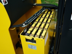 Xe nâng điện đứng lái KOMATSU FB13RS-15 năm 2021, nâng cao 4m