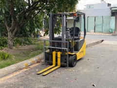 Xe nâng điện ngồi lái KOMATSU FB15ML-12 năm 2013, nâng cao 3m