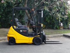 Xe nâng điện ngồi lái KOMATSU FB18-12 mâm xoay độc đáo