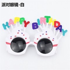 Mắt kính happy birthday bánh kem trắng