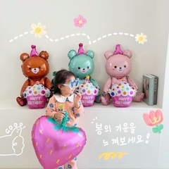 Bóng gấu ôm hình bánh kem Happy Birthday trang trí sinh nhật