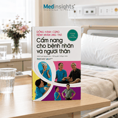 Đồng hành cùng bệnh nhân ung thư: Cẩm nang cho bệnh nhân và người thân - TS. BS. Phạm Nguyên Quý, ThS. Nguyễn Thị Ngọc Hạnh