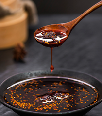 Dầu Đỏ Hương Cay, Trọng lượng: 2.5kg/ lọ, Quy cách:4 lọ/thùng