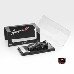 Pagani Huayra R Carbon Black with Italian flag