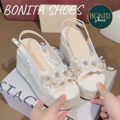 BMC21 HOA Sandal xuồng nữ đế cối Bonita Shoes khoá gài đế cối quai lưới U đính HOA cao 9cm - NS1