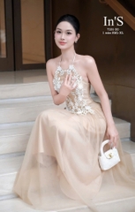 VT nâu yếm đính hoa ngực