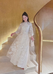 AD kem cổ tròn thêu hoa tay lỡ