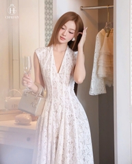 VT trắng cổ V sát nách ren hoa lá +kèm quần bảo hộ CS1