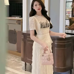 VT kem ren hoa ngực đen cộc tay