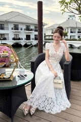 vt trắng ren hoa có tay cổ v CS1