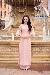 AD hồng cổ tròn đính hoa đỏ CS1