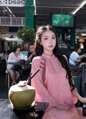 AD tơ ánh hồng 4 tà cổ 3p đính nơ dây +quần tơ tím