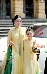 AD tơ ánh vàng 4 tà cổ 3p đính tag hoa vai