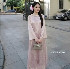 AD lụa hồng cổ tròn đính đá ht hoa lá