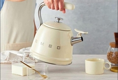 ẤM THỔI SÁO SMEG KEM