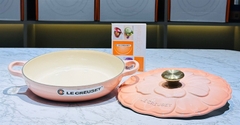 CHẢO LE CREUSET PETAL BRAISER PÊCHE CÓ NẮP 26CM MÀU CAM ĐÀO